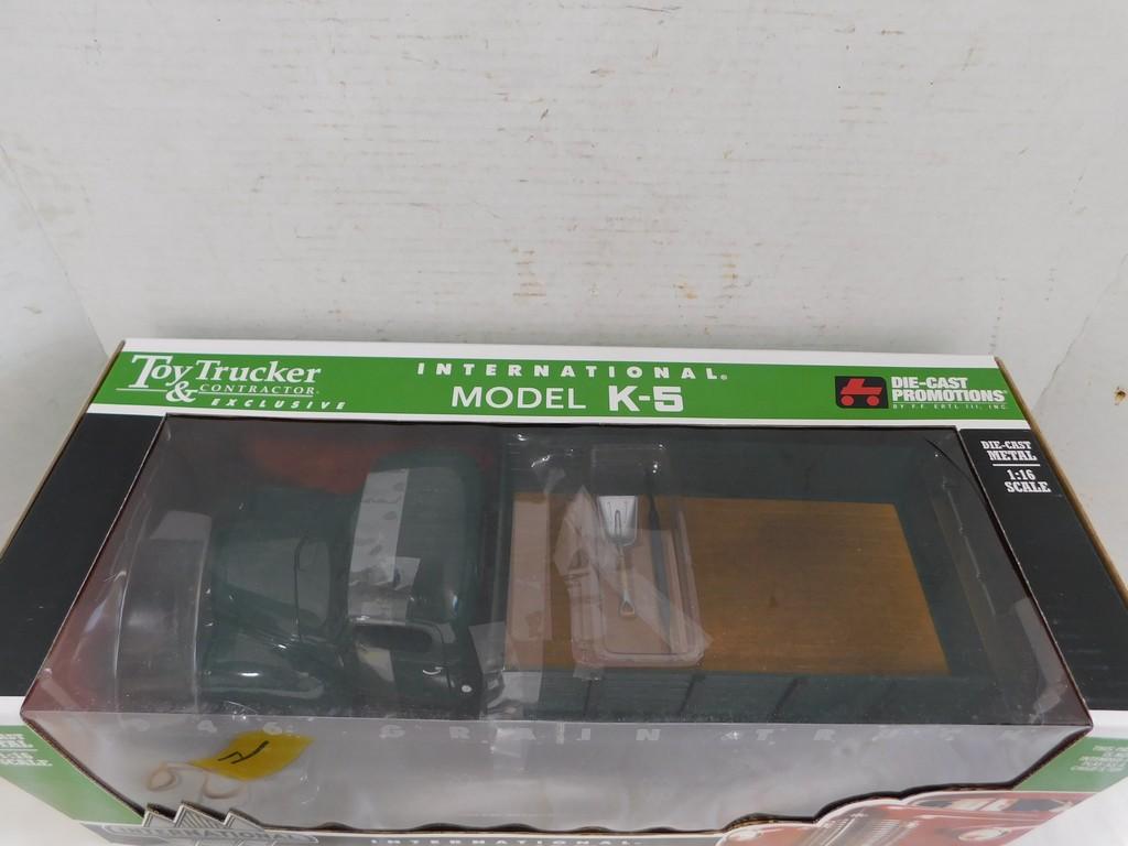 INTERNATIONAL GRAIN TRUCK MODEL K5
