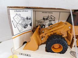 ERTL CASE DIE CAST W30 WHEEL LOADER