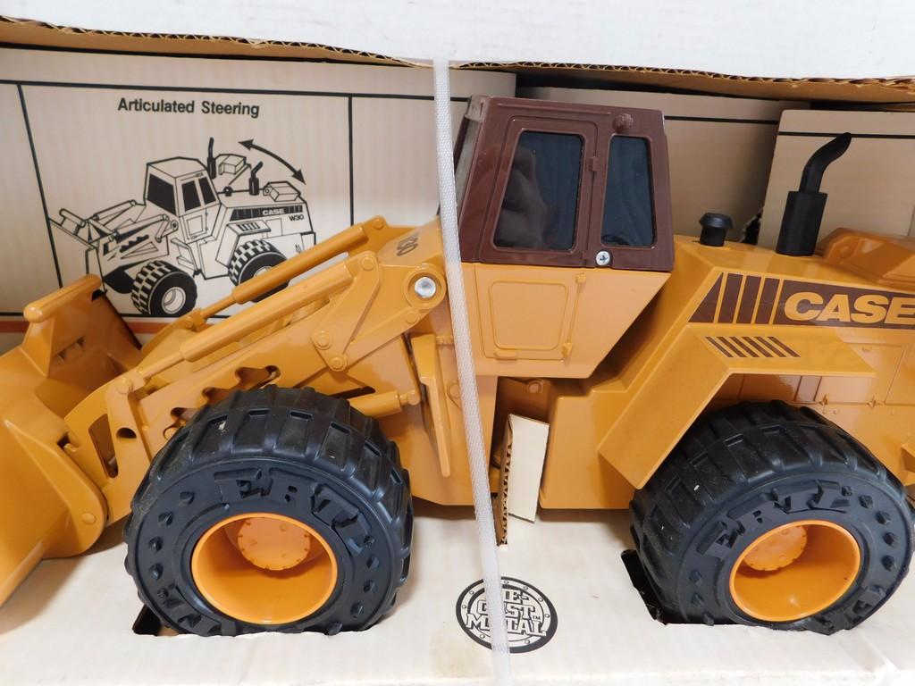 ERTL CASE DIE CAST W30 WHEEL LOADER