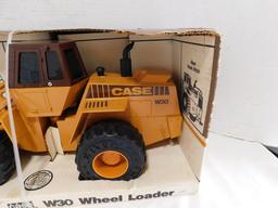 ERTL CASE DIE CAST W30 WHEEL LOADER