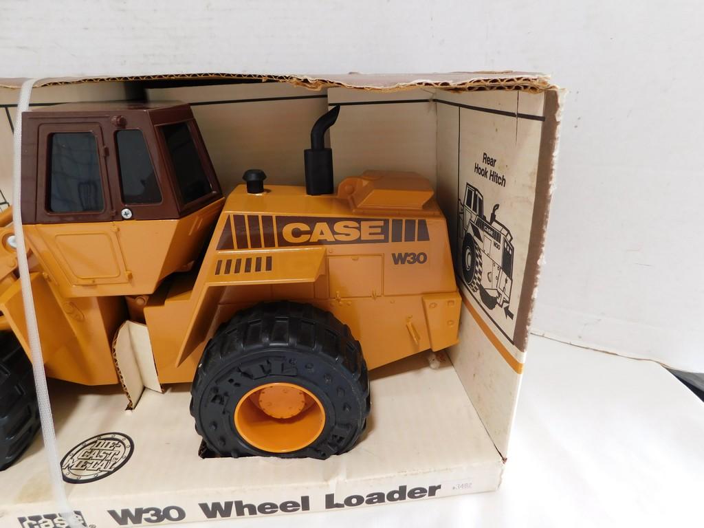 ERTL CASE DIE CAST W30 WHEEL LOADER