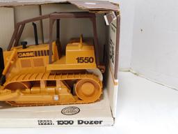 ERTL CASE DIE CAST 1550 DOZER