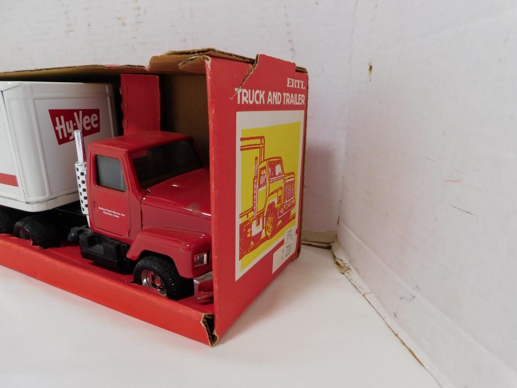 ERTL  HYVEE TRUCK AND TRAILER