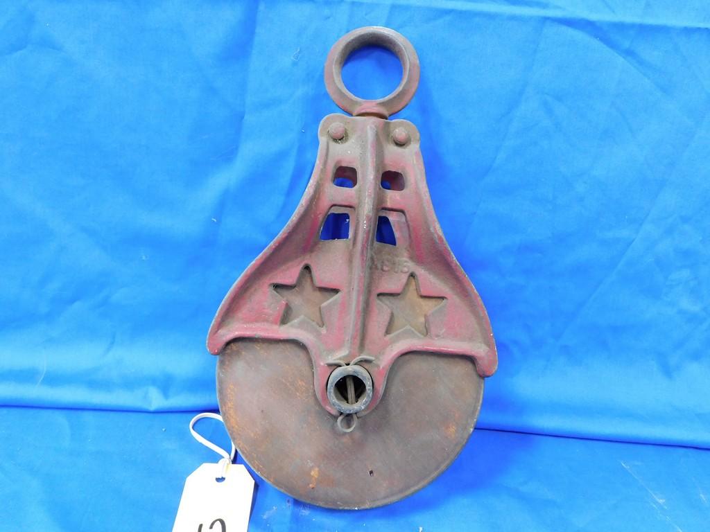 BARN PULLEY W/ RED PAINT