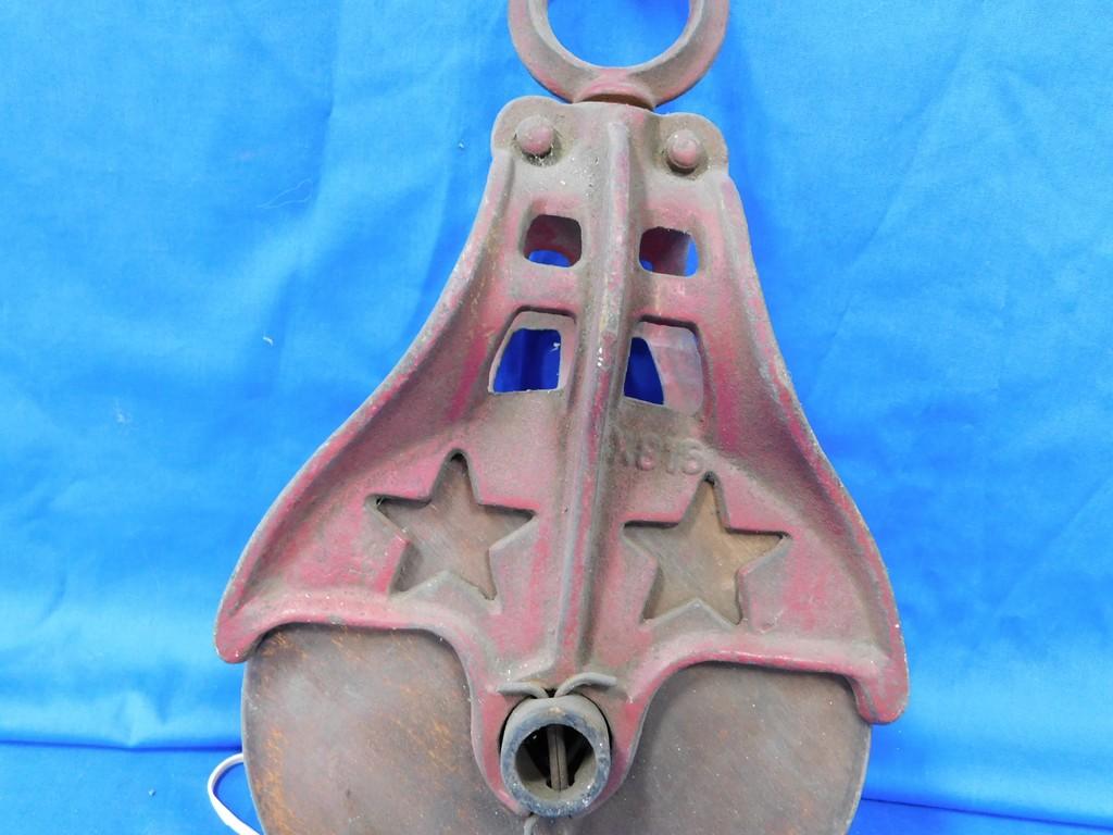 BARN PULLEY W/ RED PAINT