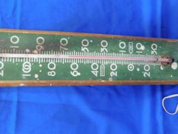 KENTUCKY DEW WHISKY WOOD THERMOMETER