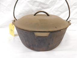 UNMARKED CAST IRON DUTCH OVEN