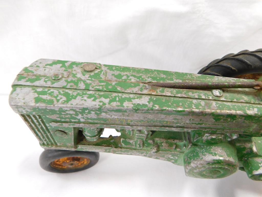 EARLY 1/16TH JOHN DEERE TRACTOR