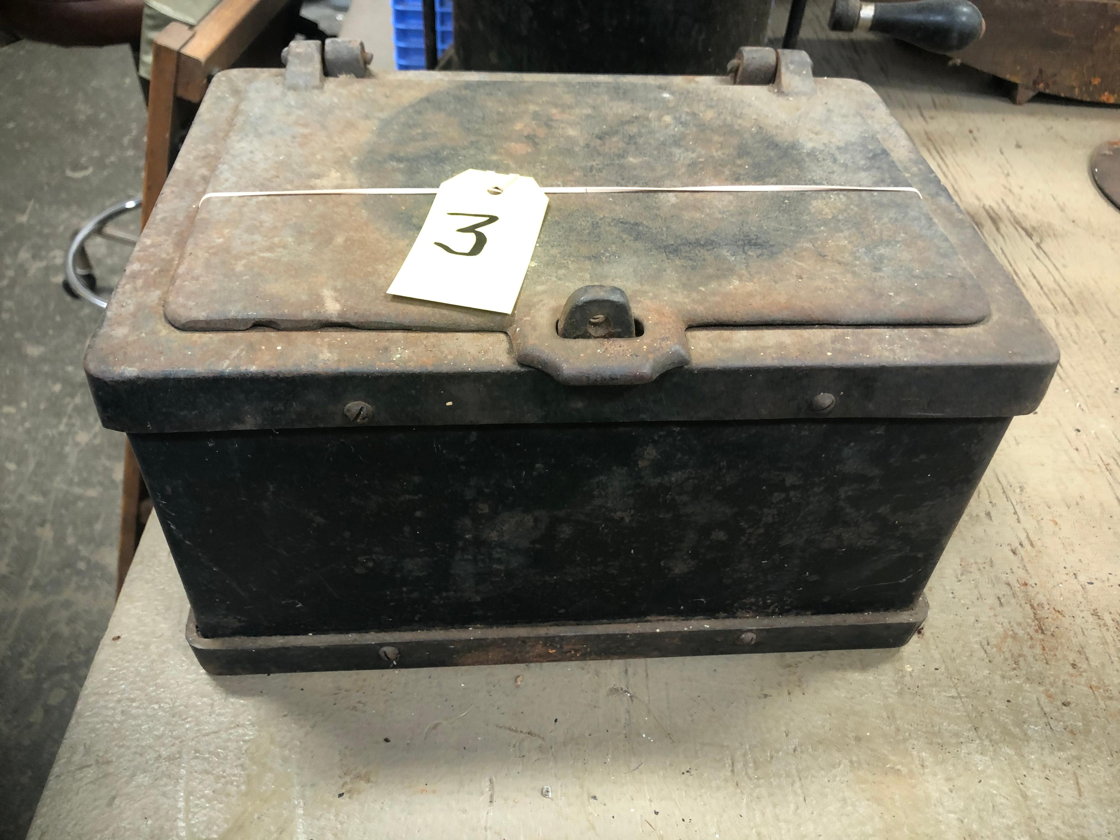 UNIQE, VERY HEAVY IRON LOCK BOX