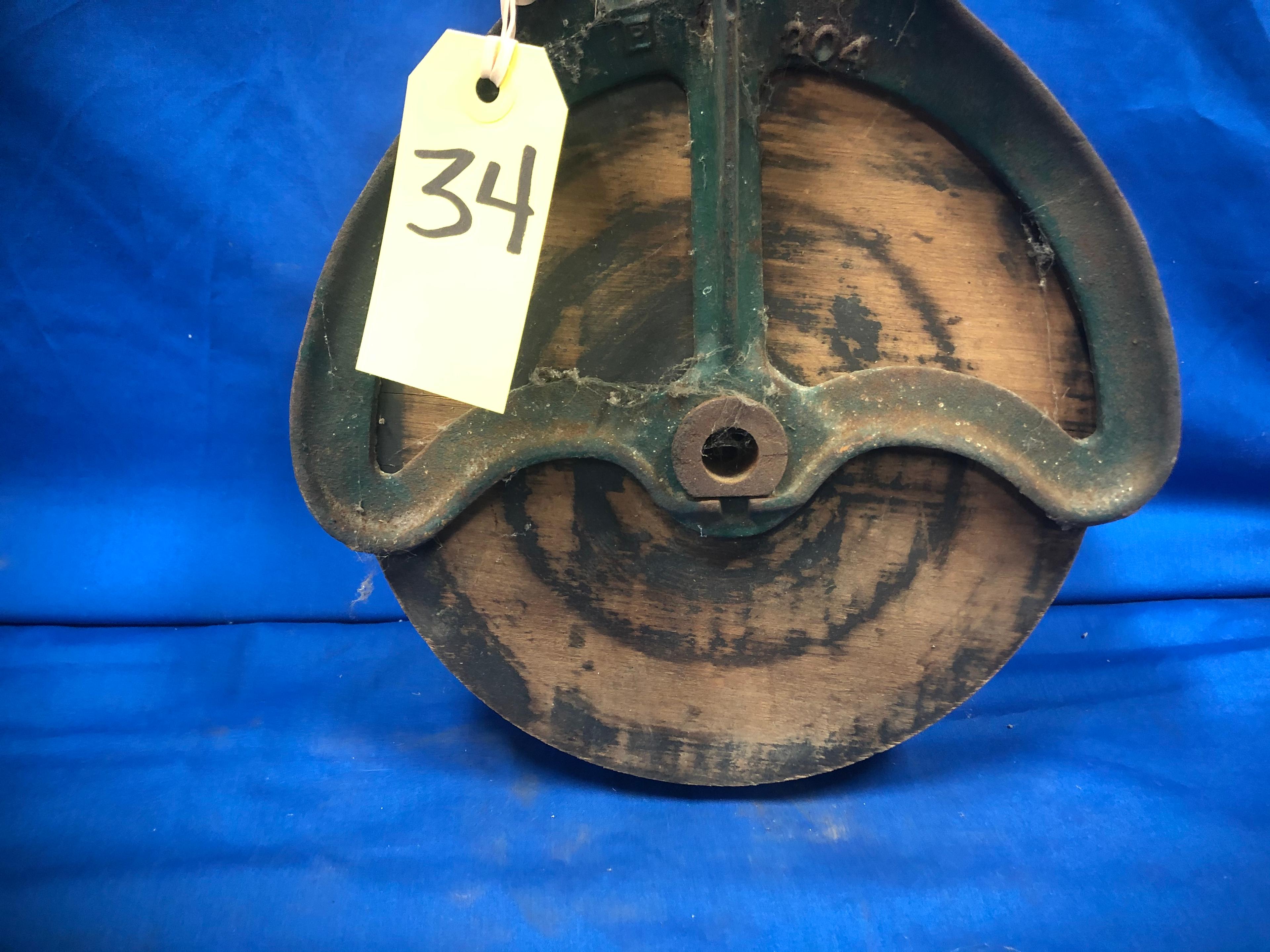 8 1/2" WOOD & METAL BARN PULLEY