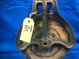 8 1/2" WOOD & METAL BARN PULLEY