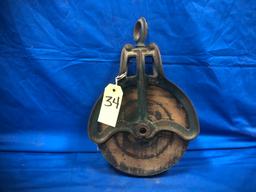 8 1/2" WOOD & METAL BARN PULLEY