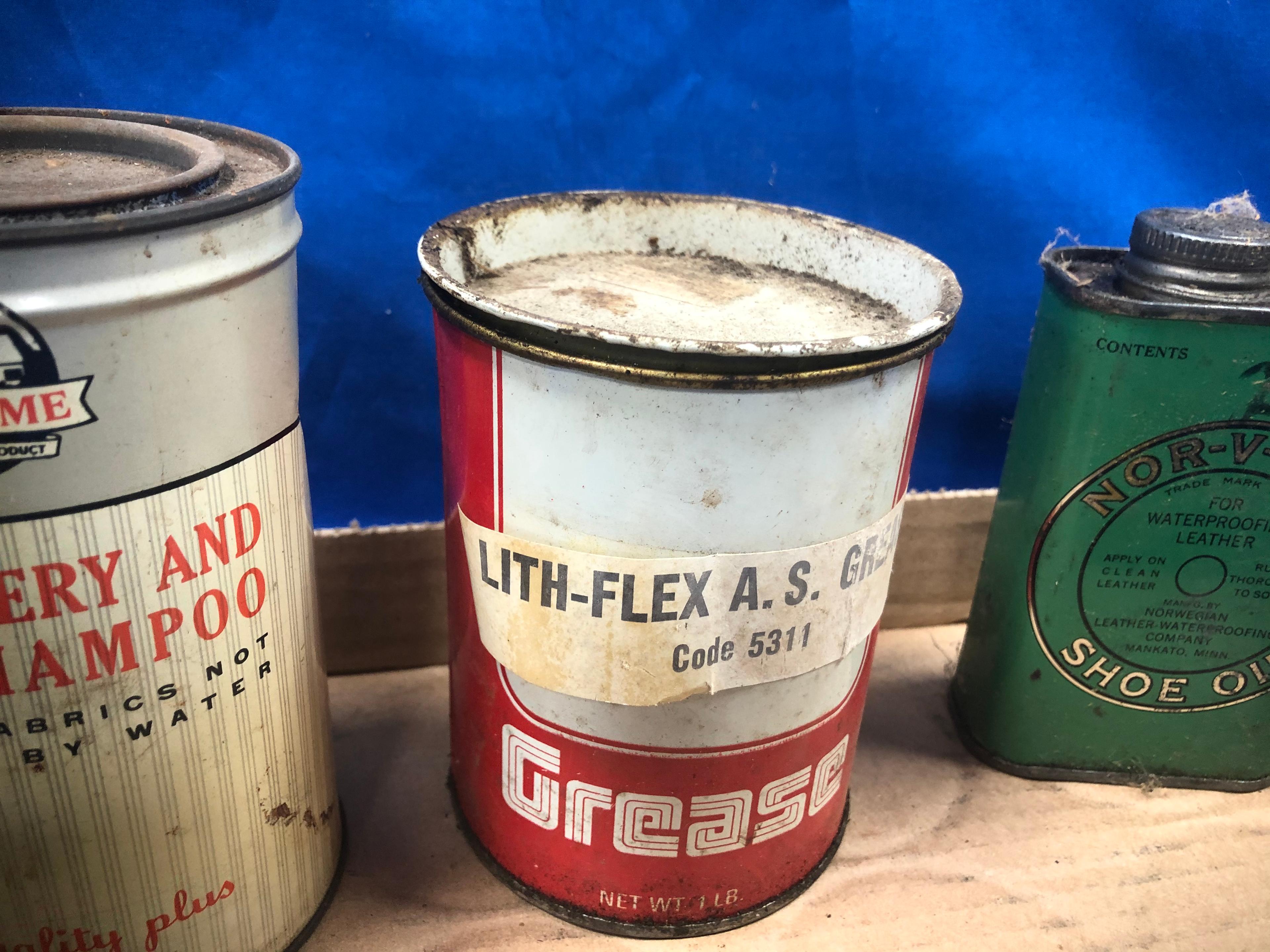 FLAT OF HOUSEHOLD OIL & OTHER PRODUCT CANS