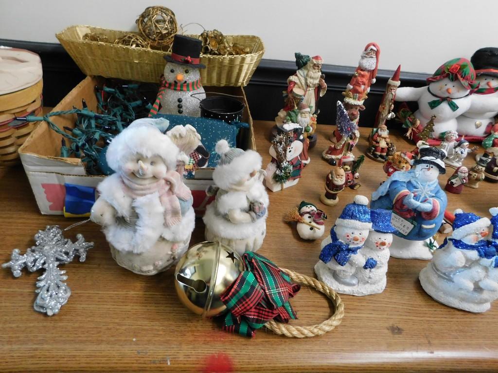 BULK LOT OF CHRISTMAS ITEMS