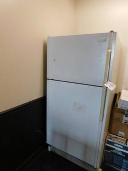 WHITE MAYTAG PLUS REFRIGERATOR / FREEZER