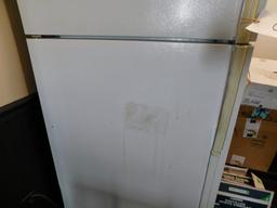 WHITE MAYTAG PLUS REFRIGERATOR / FREEZER