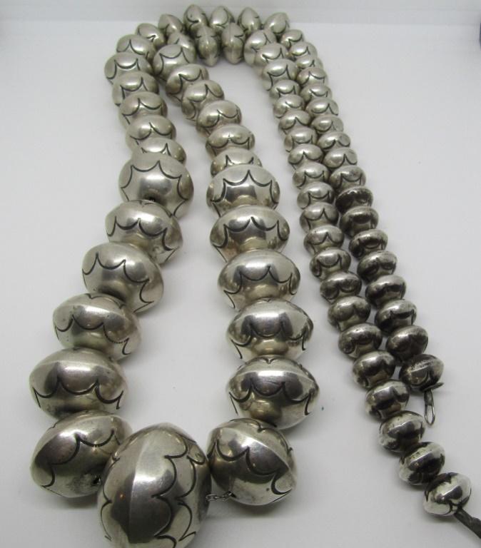 YAZZI NAVAJO PEARLS BENCH BEAD NECKLACE STERLING SILVER