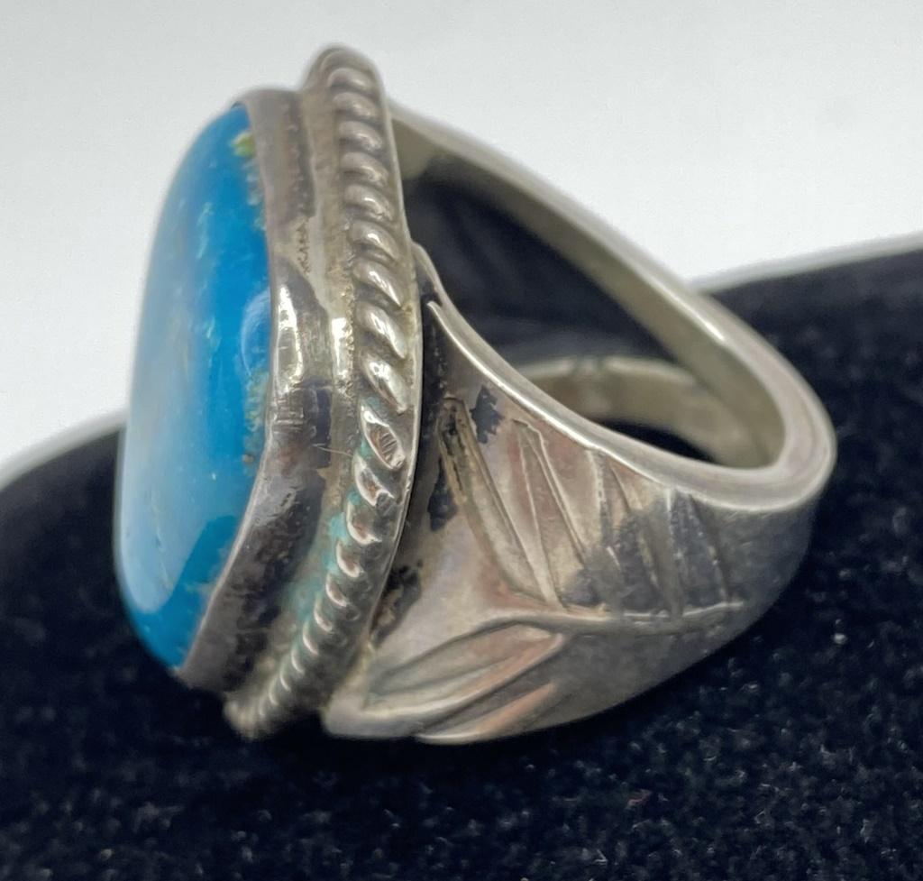 17 GRAM STERLING TURQUOISE NAVAJO MANS RING