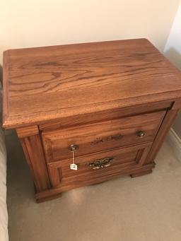 Oak 2-Drawer Nitestand 16" x 26" x 25" Tall