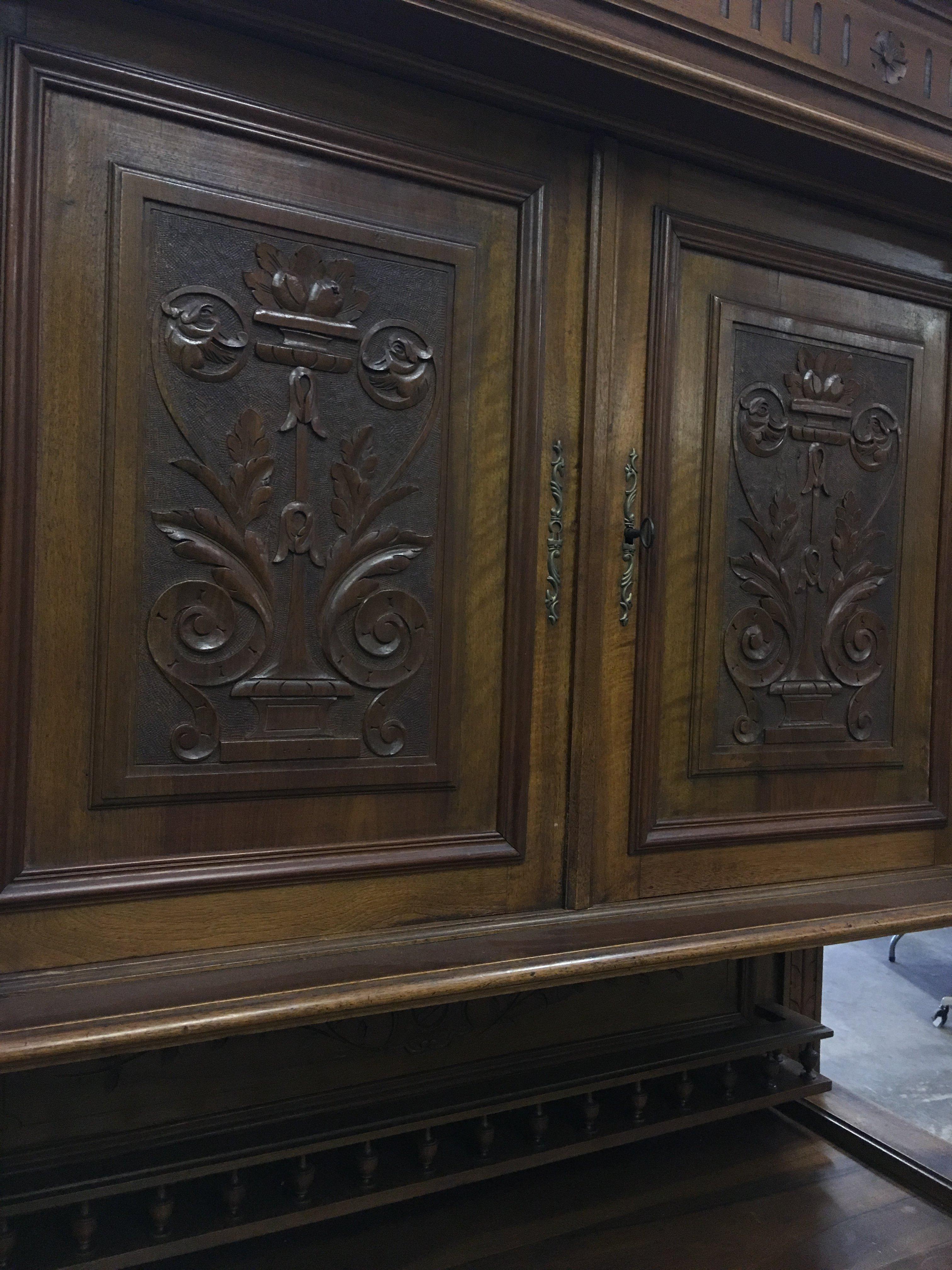 European Renaissance Style Hutch/Server