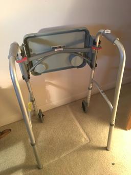 Invalid Walker W/Flip Up Tray