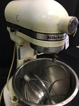 Older KitchenAid K-5-A Mixer W/Stainless Steel Bowl