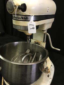 Older KitchenAid K-5-A Mixer W/Stainless Steel Bowl