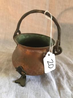 Hammer Copper W/Iron Legs Small Pot