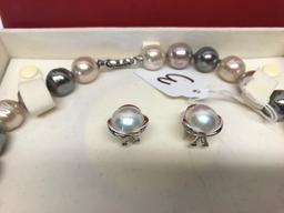 Majorica Pearl Necklace W/2 Pair Matching Pearl Earrings