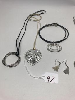 Lot W/(5) Necklaces As Shown