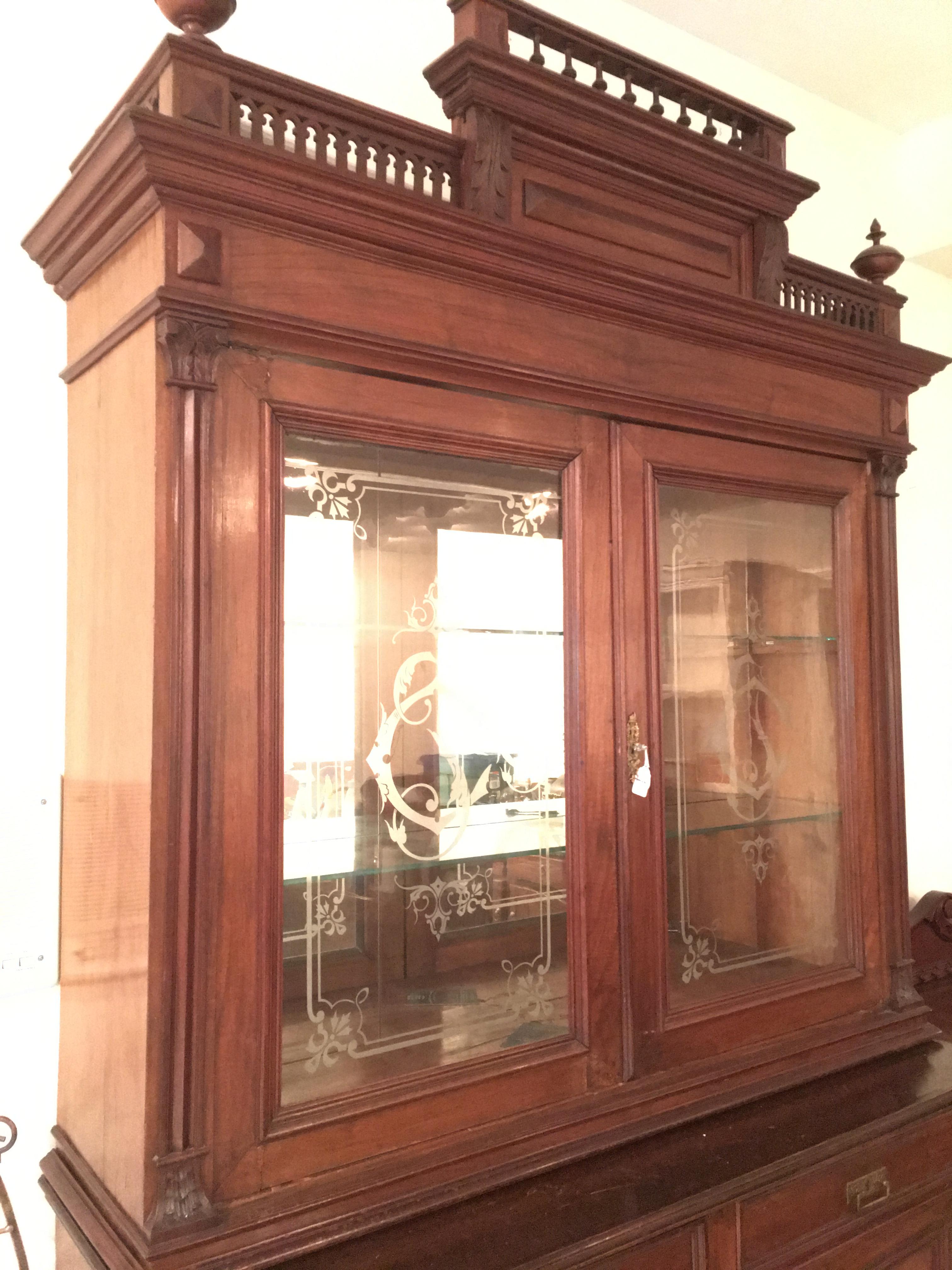 Wooden 2-Piece Cabinet W/Paneled Doors & Fretwork Top