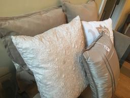 Lot Of (5) Decorator Pillows In Various Sizes
