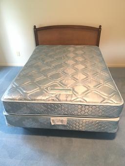 Quality Kindell, Grand Rapids Full Size Bed In Cherry W/Mattress & Box Springs