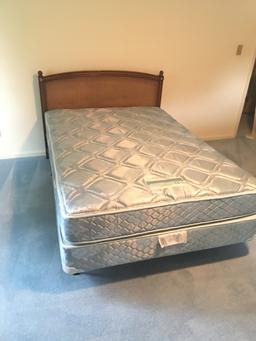 Quality Kindell, Grand Rapids Full Size Bed In Cherry W/Mattress & Box Springs