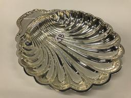 Wm. Rogers "Victorian Rose" Shell Design Bowl