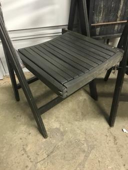 4 Wooden Folding Chairs, Contemporary with Nice Aged Look