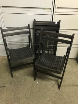 4 Wooden Folding Chairs, Contemporary with Nice Aged Look