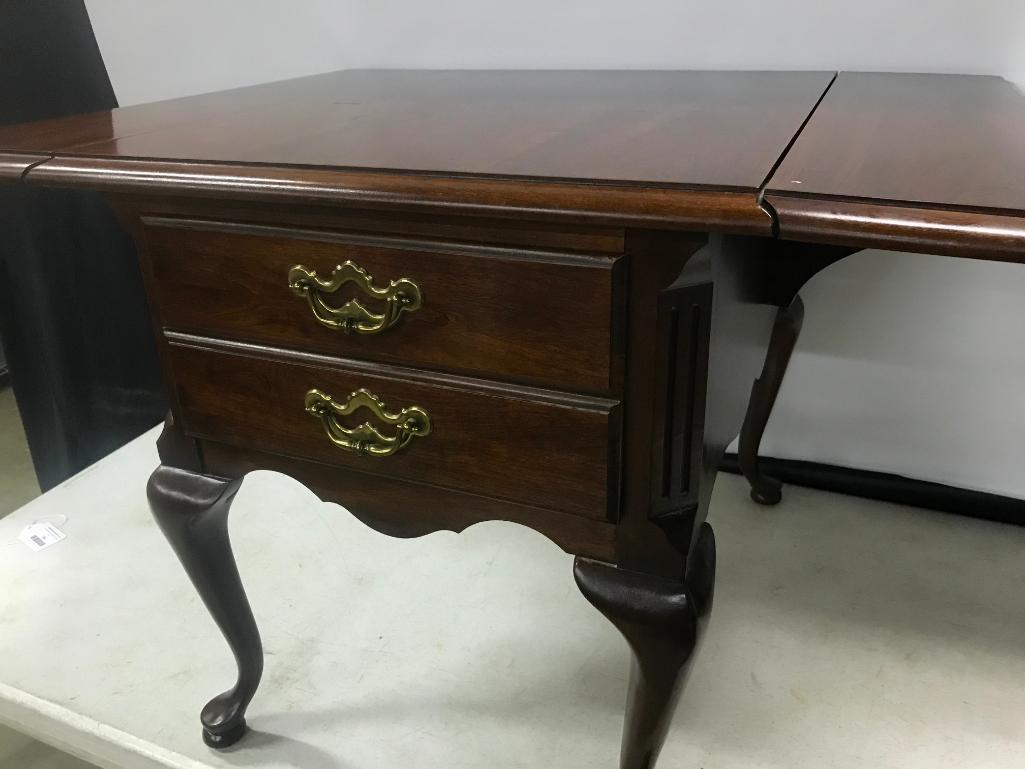 Thomasville Cherry Drop Leaf End Table W/Queen Anne Legs