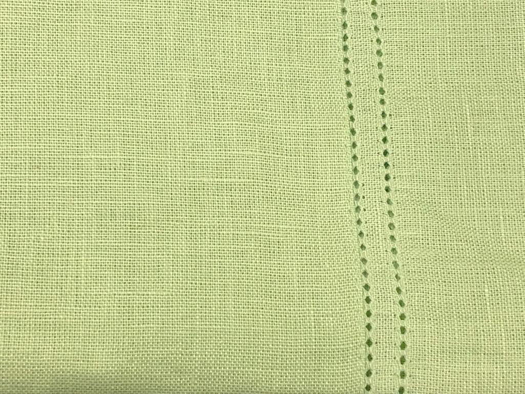 table cloth 70" x 108" William Sonoma