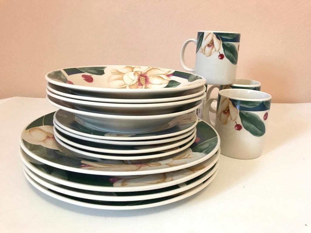 Service for 4 of Savannah Grove Collection of Stoneware China