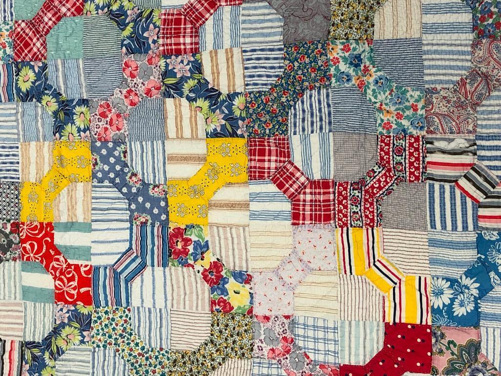 Free Form Vintage Traditional Design Pieced Patchwork Quilt.