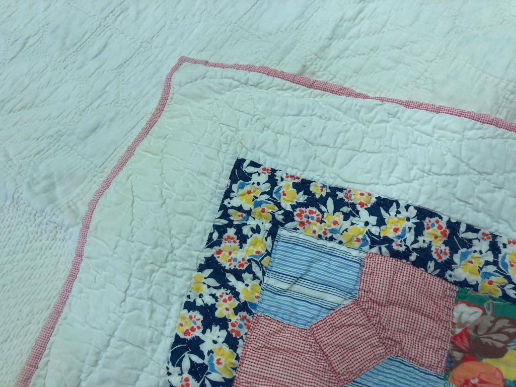 Free Form Vintage Traditional Design Pieced Patchwork Quilt.