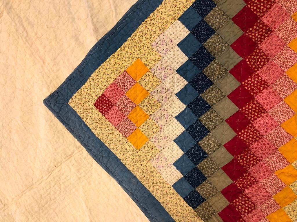 Traditional Design Pieced Patchwork Quilt.