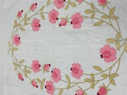 Fancy With Roses Appliqued Design With Scallop Edging Quilt.