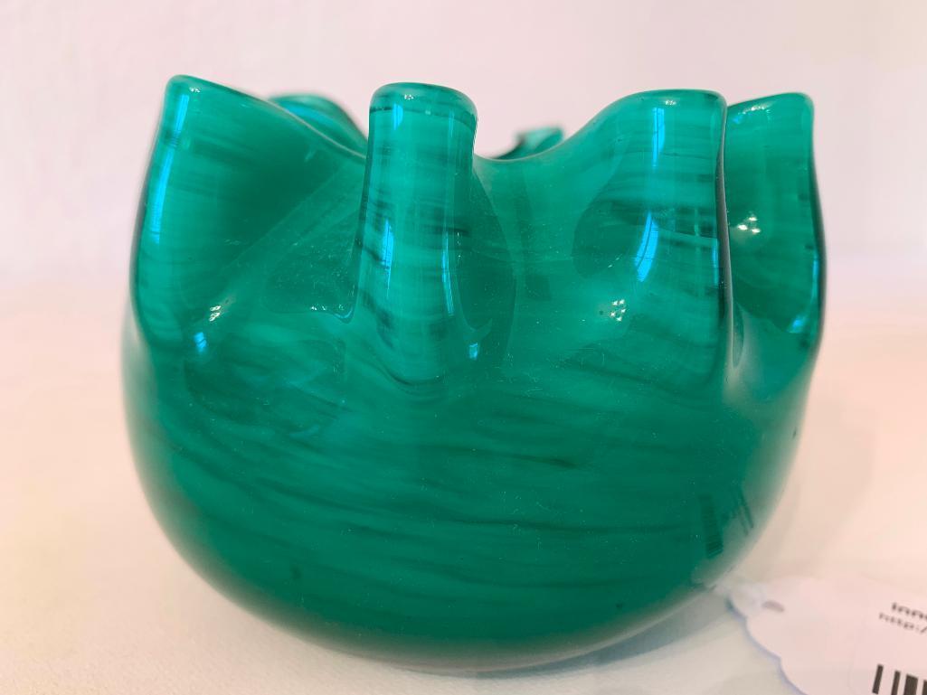 Vintage Hand Blown Art Glass Rose Bowl W/Ruffled Rim