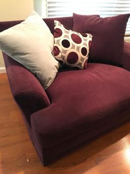 American Signature Oversized Chair W/Pillows