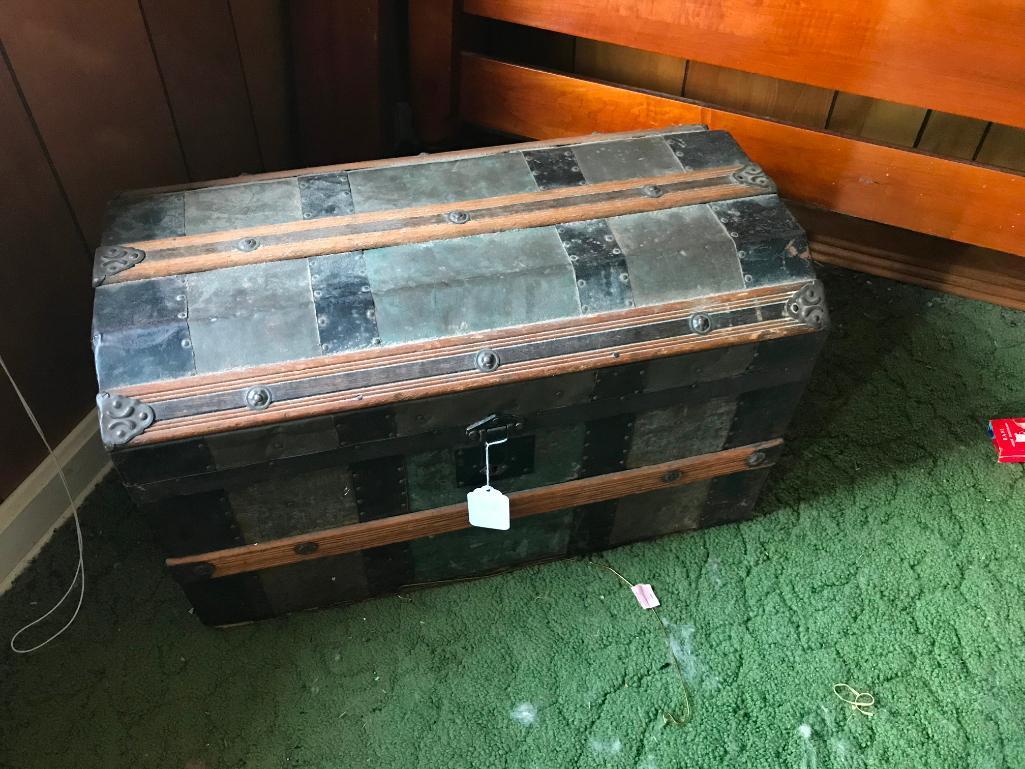 Antique Semi-Dome Trunk W/Insert Tray