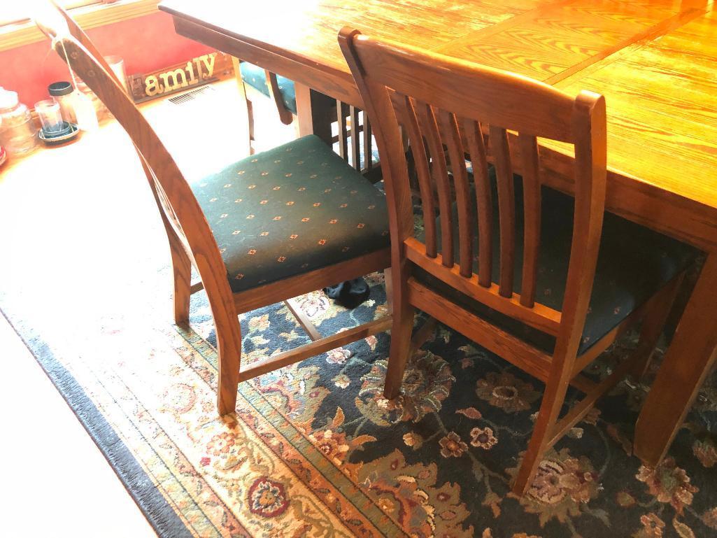 Oak Trestle Type Dining Room Table W/(6) Chairs & (1) Leaf