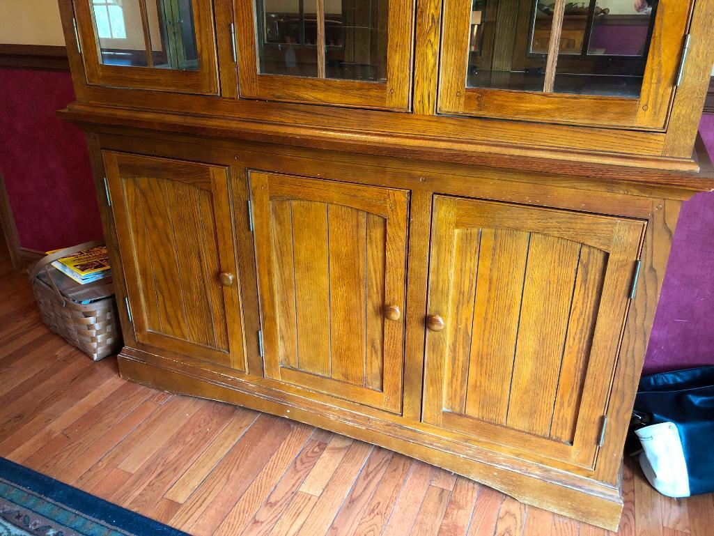 Oak 3-Door China Hutch (Matches Table & Chair In Previous Lot)