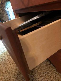 Wooden End Table W/3-Drawers & Pull Out Tray